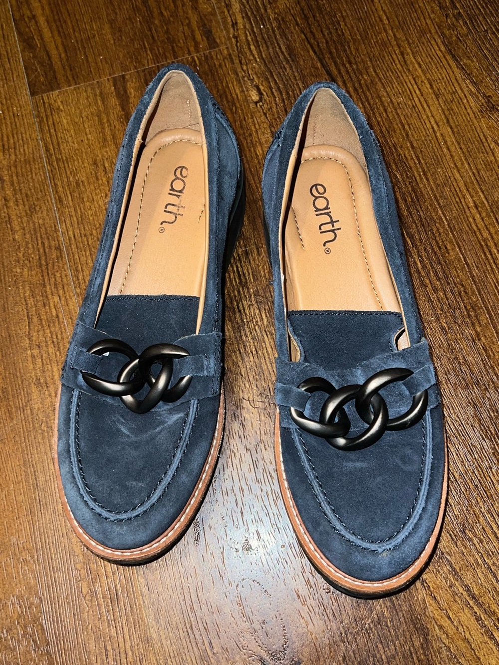 Earth Navy Blue Suede Zalor Chain Detail Lug Sole Slip On Loafers Women’s Size 8 - Picture 4 of 13